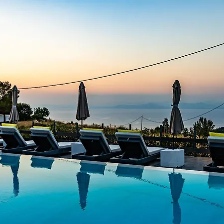 Eliandreia Luxury Villa