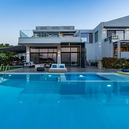 Eliandreia Luxury Villa