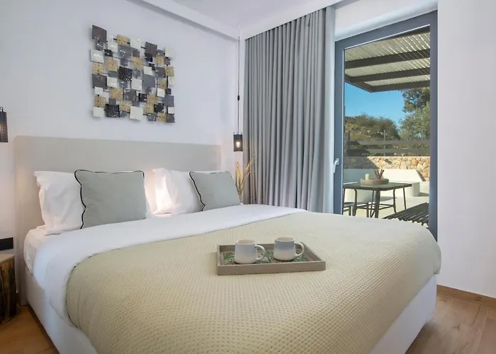 Eliandreia Luxury Villa